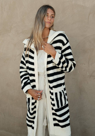 Striped Open Front Long Sleeve Cardigan: Black/White / M