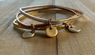 Shake Your Honeymaker tricolor metal bangle bracelet set