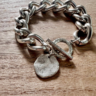 Dramarama
statement aluminum silver chain bracelet