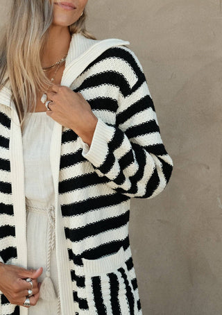 Striped Open Front Long Sleeve Cardigan: Black/White / M