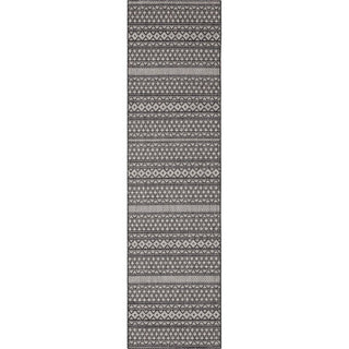 Arwen Tribal Indoor/Outdoor Black Textured Rug: 7'10" x 9'10"