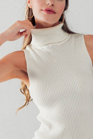 RIB KNIT SLEEVELESS TURTLE NECK TOP: IVORY / S/M-3:M/L-3
